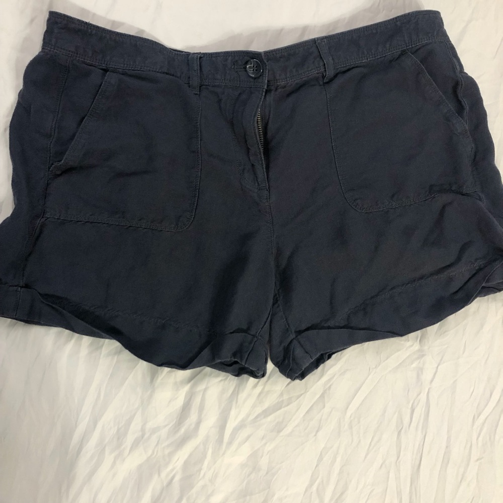 ❤️EUC Loft shorts❤️